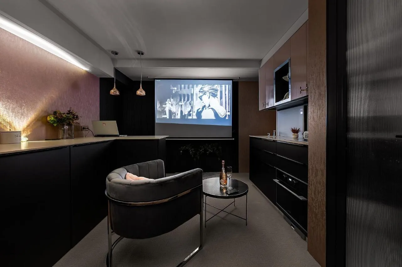 Studio 102 Brno